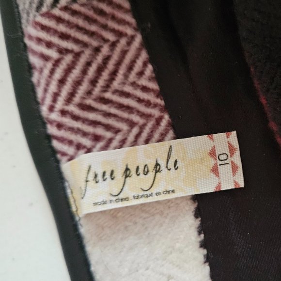 Free People size 10 very mini skirt - Picture 2 of 3